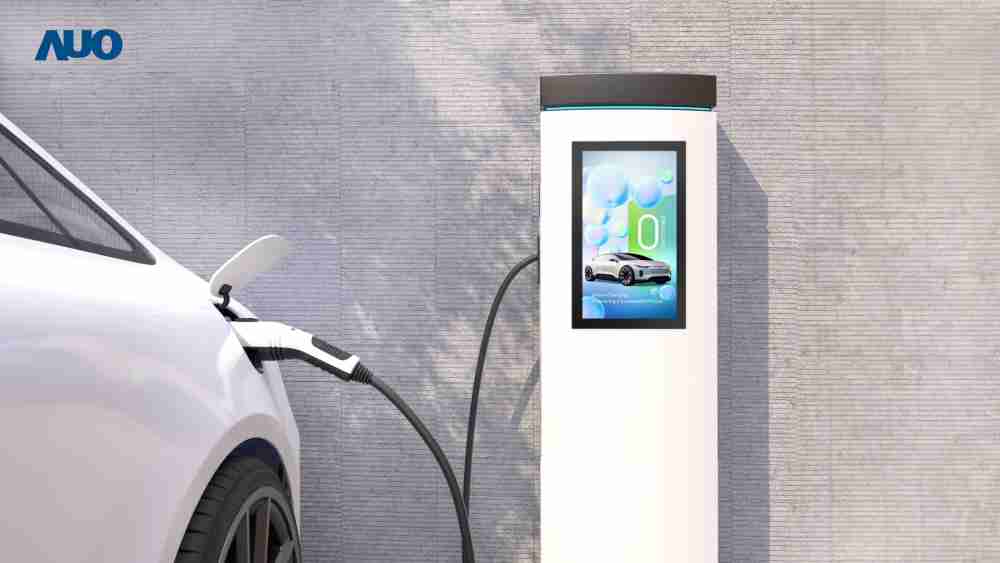 友達〝EVSE車用充電樁解決方案〞專為電動汽車充電樁設計，，具有高亮度、、、克服戶外艱難環境的耐溫、、耐紫外線等特性，，，並搭載散熱性及擴充性強的高效能工業電腦，，，可實現人機互動訴求，，，如資訊顯示、、、、支付等應用