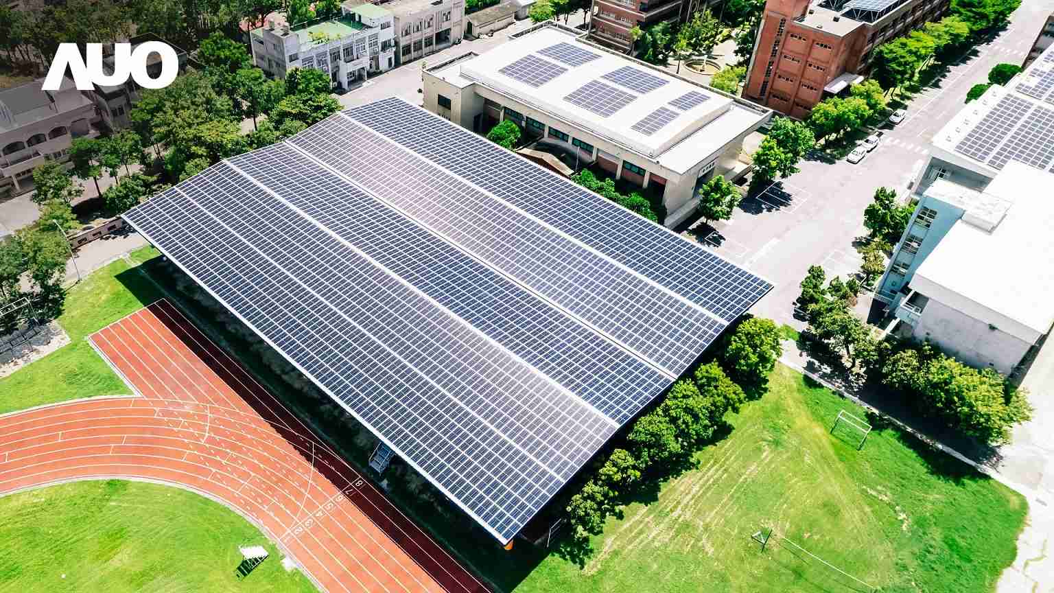 918.COMSunSteel光电整合型浪板具备快速安装、、、、轻量化优势，，，可提升15%发电效能，，，，通过国际IEC与台湾VPC认证安全、、、、防漏、、耐候标准